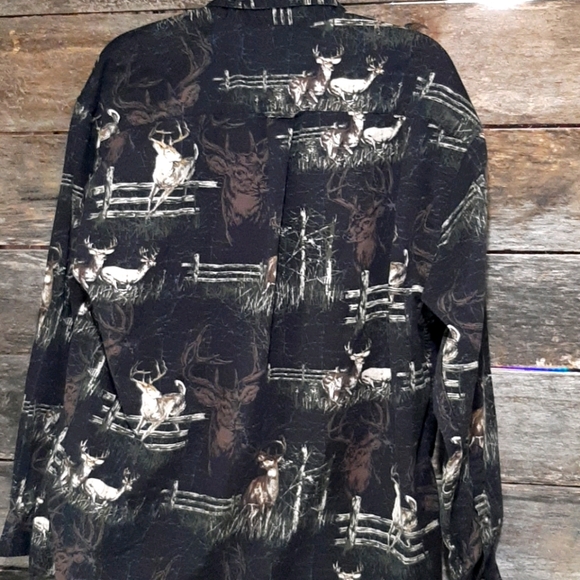 Great deer scene dress shirt - Picture 2 of 3
